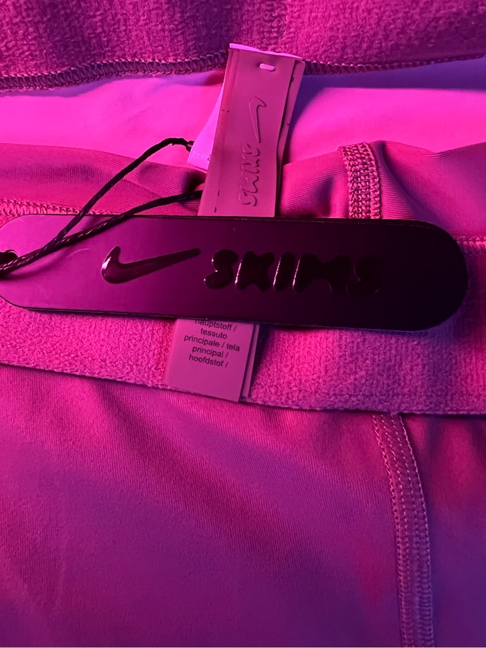 NikeSKIMS Shine Truffle Stone Colorblock Matching Set Size Medium - Picture 16 of 16